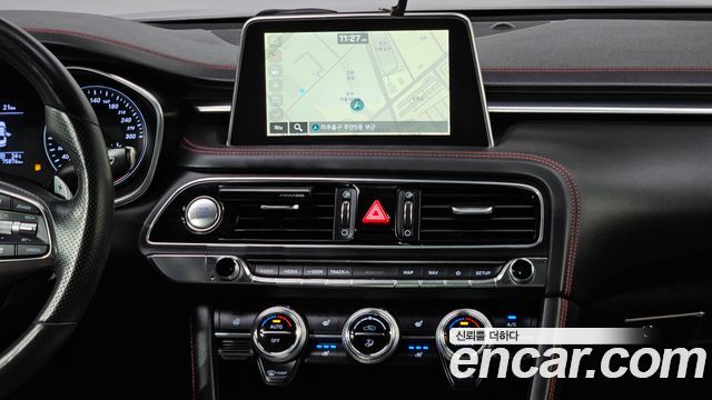 Genesis G70 2018 — photo 14