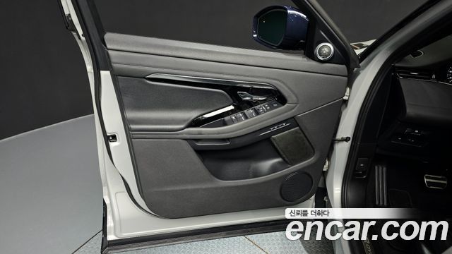 Land Rover Range Rover Evoque 2021 — photo 14