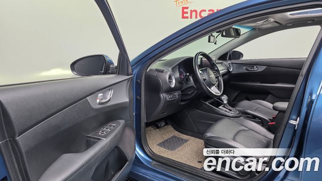 Kia K3 2022 — photo 10