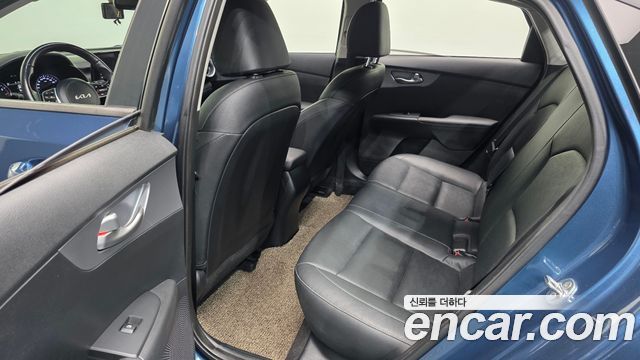 Kia K3 2022 — photo 12