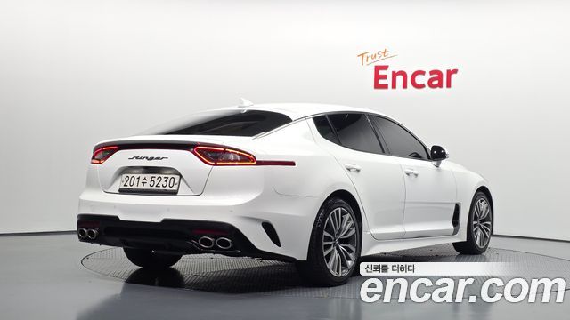 Kia Stinger 2018 — photo 2