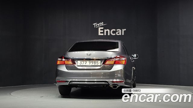Honda Accord 2017 — photo 4