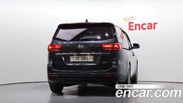 Kia Canival 2019 — photo 4