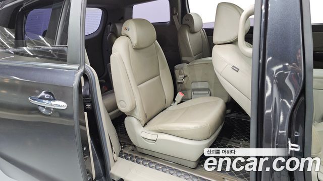 Kia Canival 2019 — photo 17