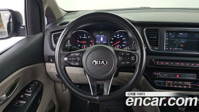 Kia Canival 2019 — photo 19
