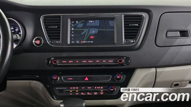 Kia Canival 2019 — photo 20