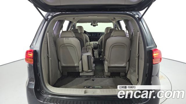 Kia Canival 2019 — photo 26