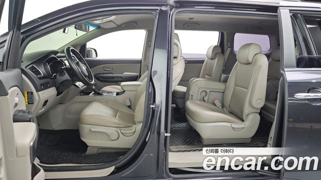 Kia Canival 2019 — photo 16
