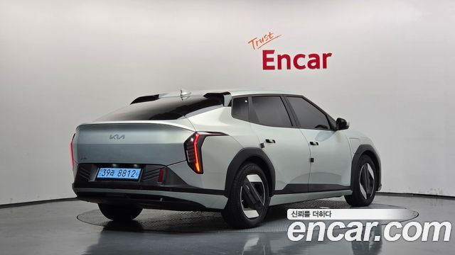 Kia EV4 2027 — photo 2