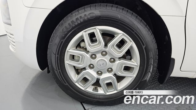 Hyundai Staria 2023 — photo 5
