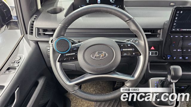 Hyundai Staria 2023 — photo 13
