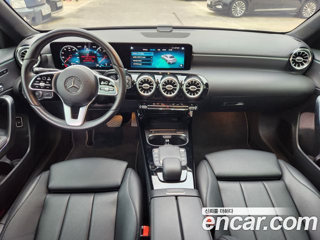 Mercedes-Benz A-Class 2021 — photo 10