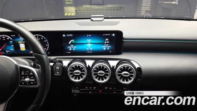 Mercedes-Benz A-Class 2021 — photo 20