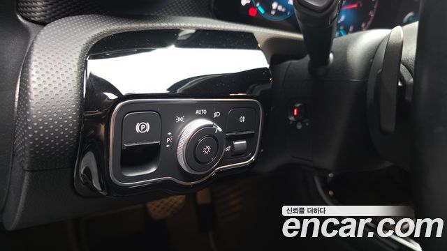 Mercedes-Benz A-Class 2021 — photo 23