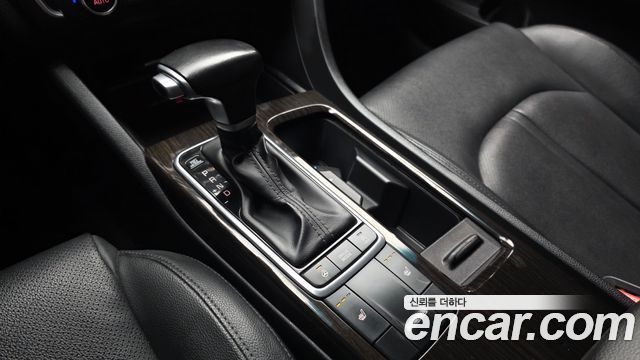 Kia K5 2016 — photo 12