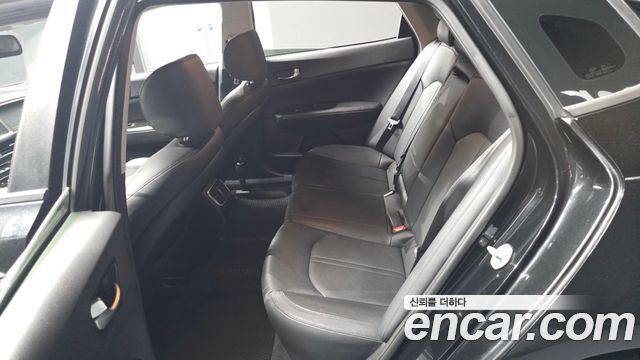 Kia K5 2016 — photo 17