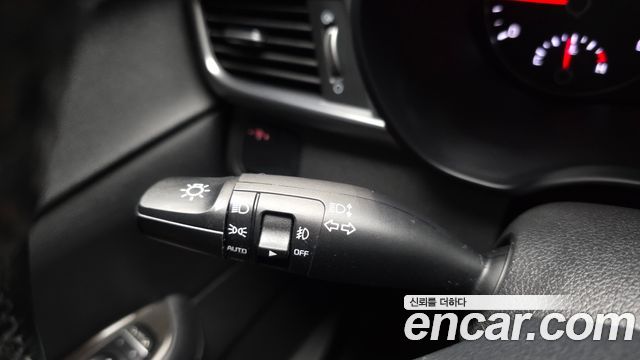 Kia K5 2016 — photo 24
