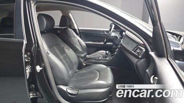 Kia K5 2016 — photo 16