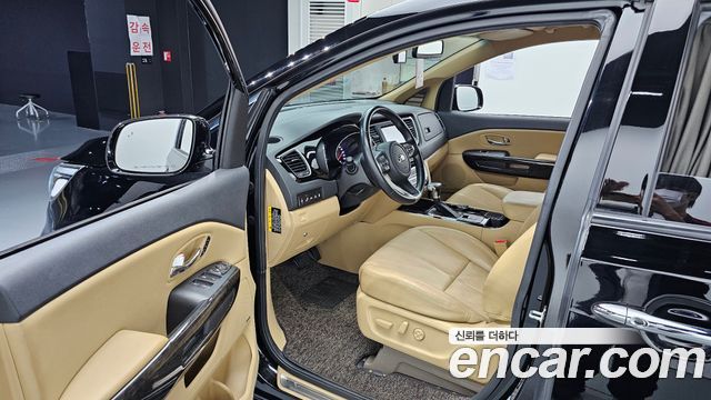 Kia Canival 2020 — photo 10