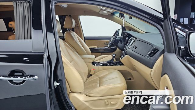 Kia Canival 2020 — photo 11