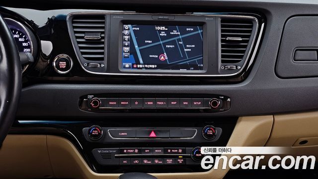 Kia Canival 2020 — photo 14