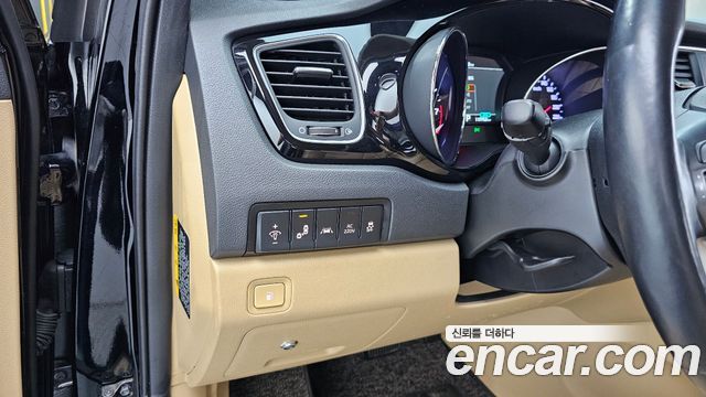 Kia Canival 2020 — photo 16