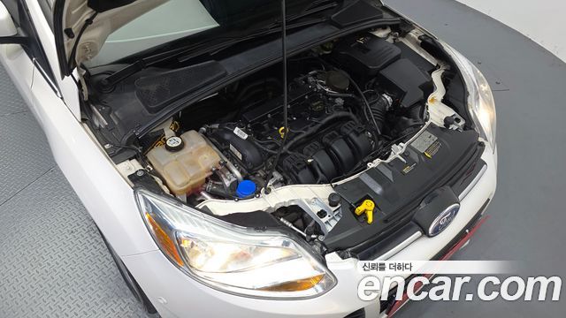Ford Focus 2012 — photo 6