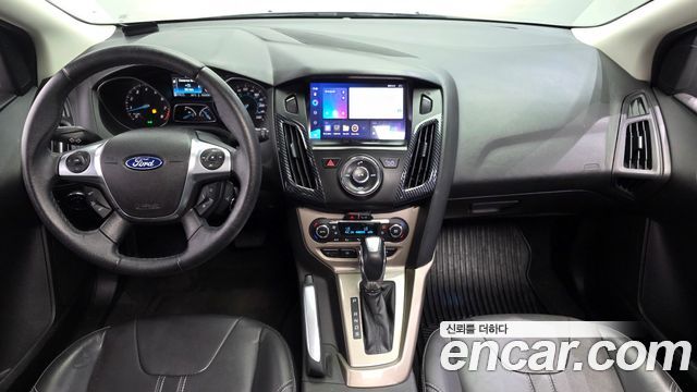 Ford Focus 2012 — photo 7