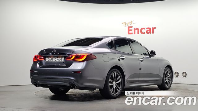 Infiniti Q70 2015 — photo 2