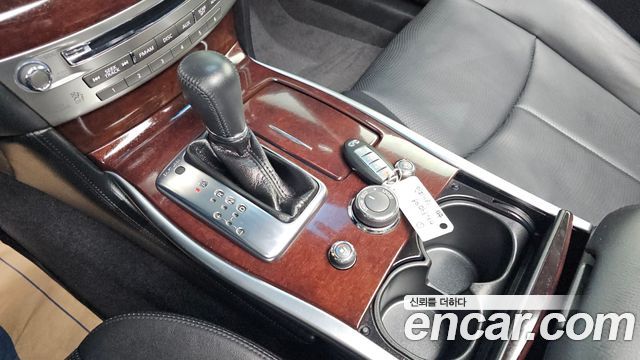 Infiniti Q70 2015 — photo 9