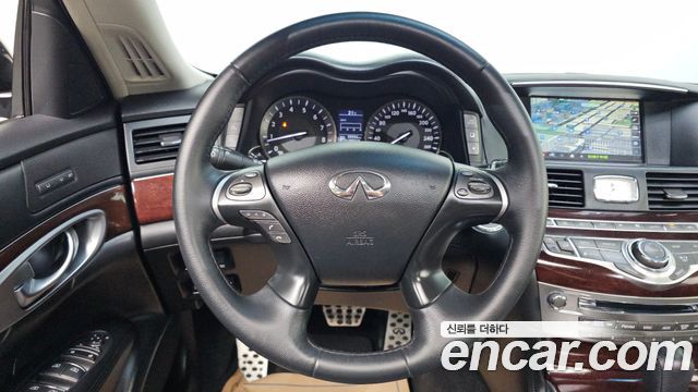 Infiniti Q70 2015 — photo 14