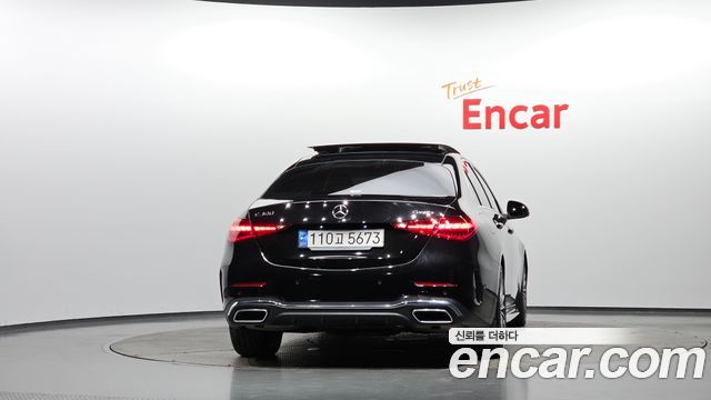 Mercedes-Benz C-Class 2023 — photo 4