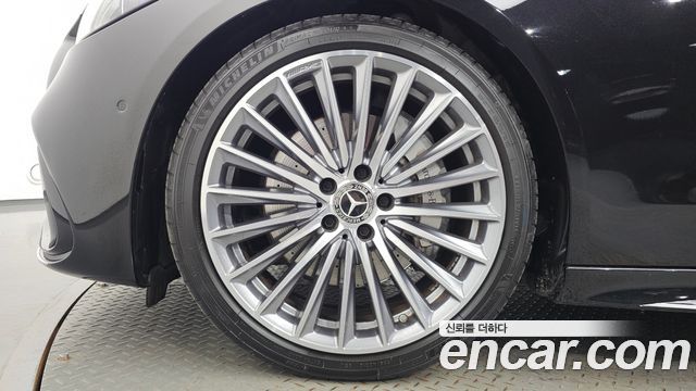 Mercedes-Benz C-Class 2023 — photo 5