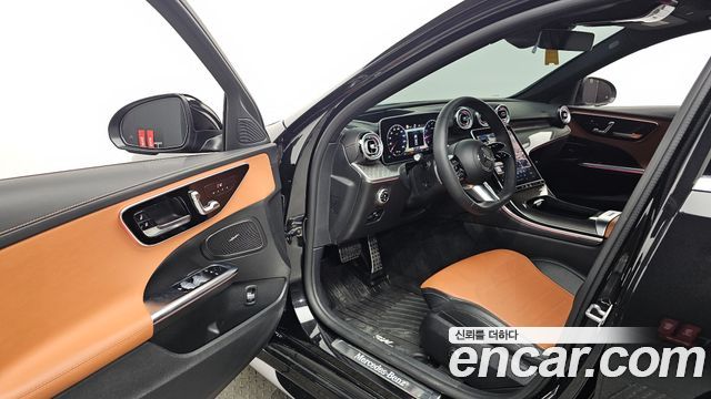 Mercedes-Benz C-Class 2023 — photo 13