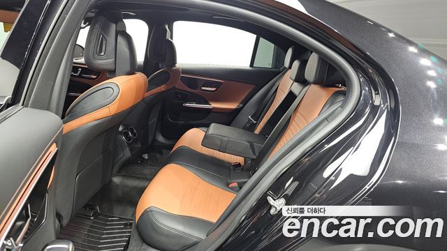 Mercedes-Benz C-Class 2023 — photo 18