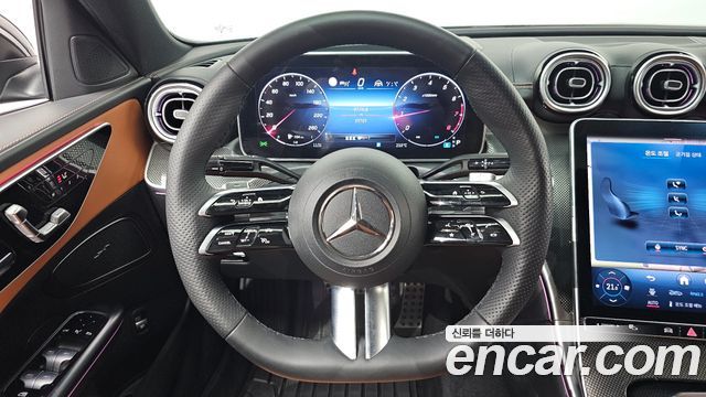 Mercedes-Benz C-Class 2023 — photo 20