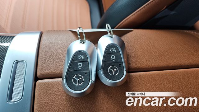 Mercedes-Benz C-Class 2023 — photo 22
