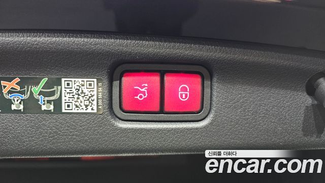 Mercedes-Benz C-Class 2023 — photo 23