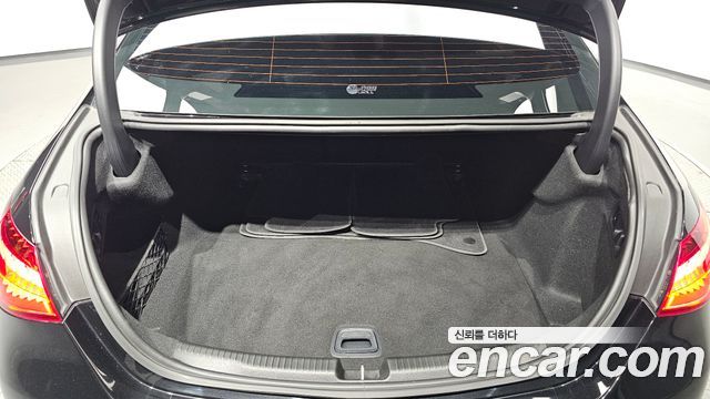 Mercedes-Benz C-Class 2023 — photo 24