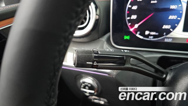 Mercedes-Benz C-Class 2023 — photo 27