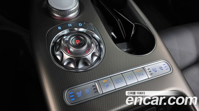 Genesis GV60 2023 — photo 12