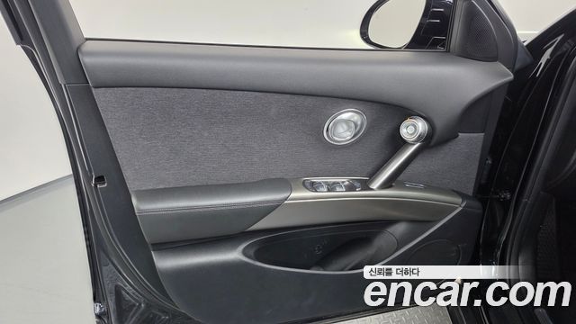 Genesis GV60 2023 — photo 14