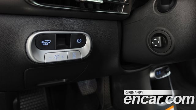 Genesis GV60 2023 — photo 29