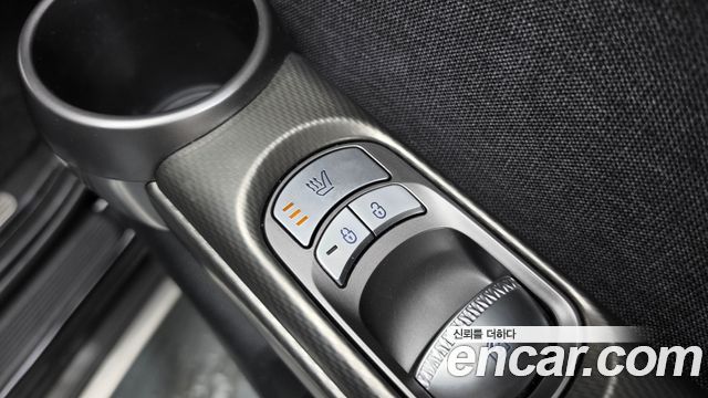 Genesis GV60 2023 — photo 34