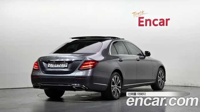 Mercedes-Benz E-Class 2019 — photo 2