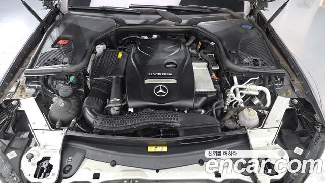 Mercedes-Benz E-Class 2019 — photo 6