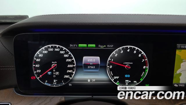 Mercedes-Benz E-Class 2019 — photo 11