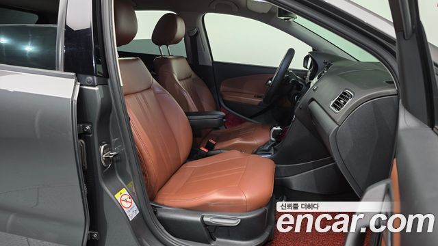 Volkswagen Polo 2014 — photo 11
