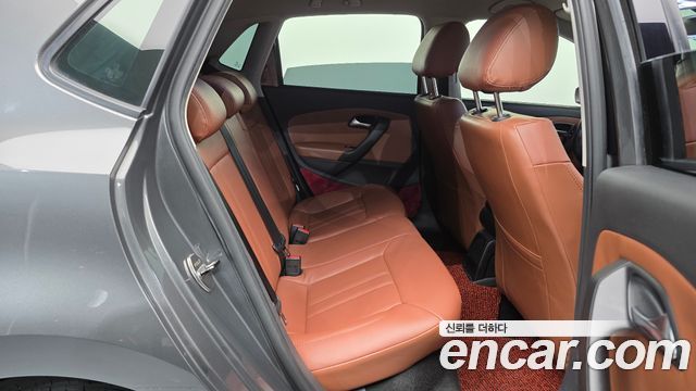 Volkswagen Polo 2014 — photo 12