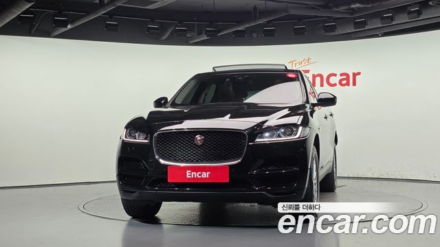 Jaguar F-PACE 2018 — photo 3